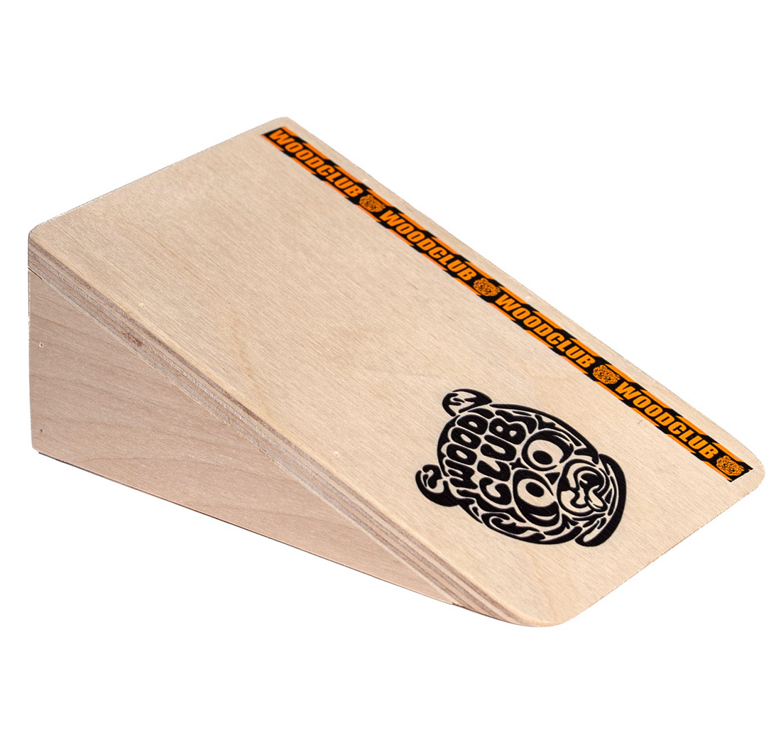 WoodClub Fingerboard Ramp - Daily Kicker